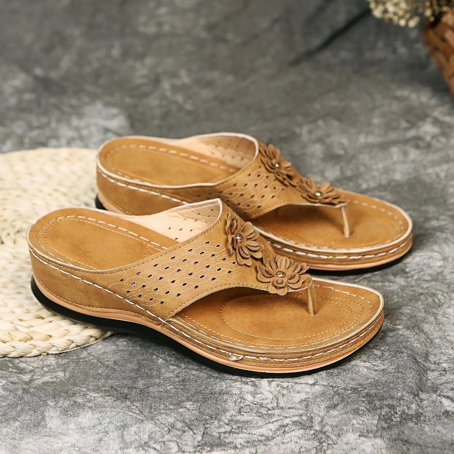 Eduavar Sandals for Women Dressy Summer, Orthopedic Sandals for Women Comfortable Open Toe Flip Flops Casual Beach Sandals