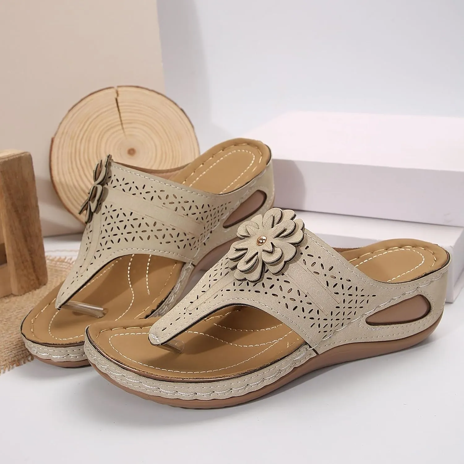 Eduavar Sandals Women Soft Cushion Footbed Arch Support Flip Flop Comfortable Casual Summer Beach Lightweight Thong Sandals