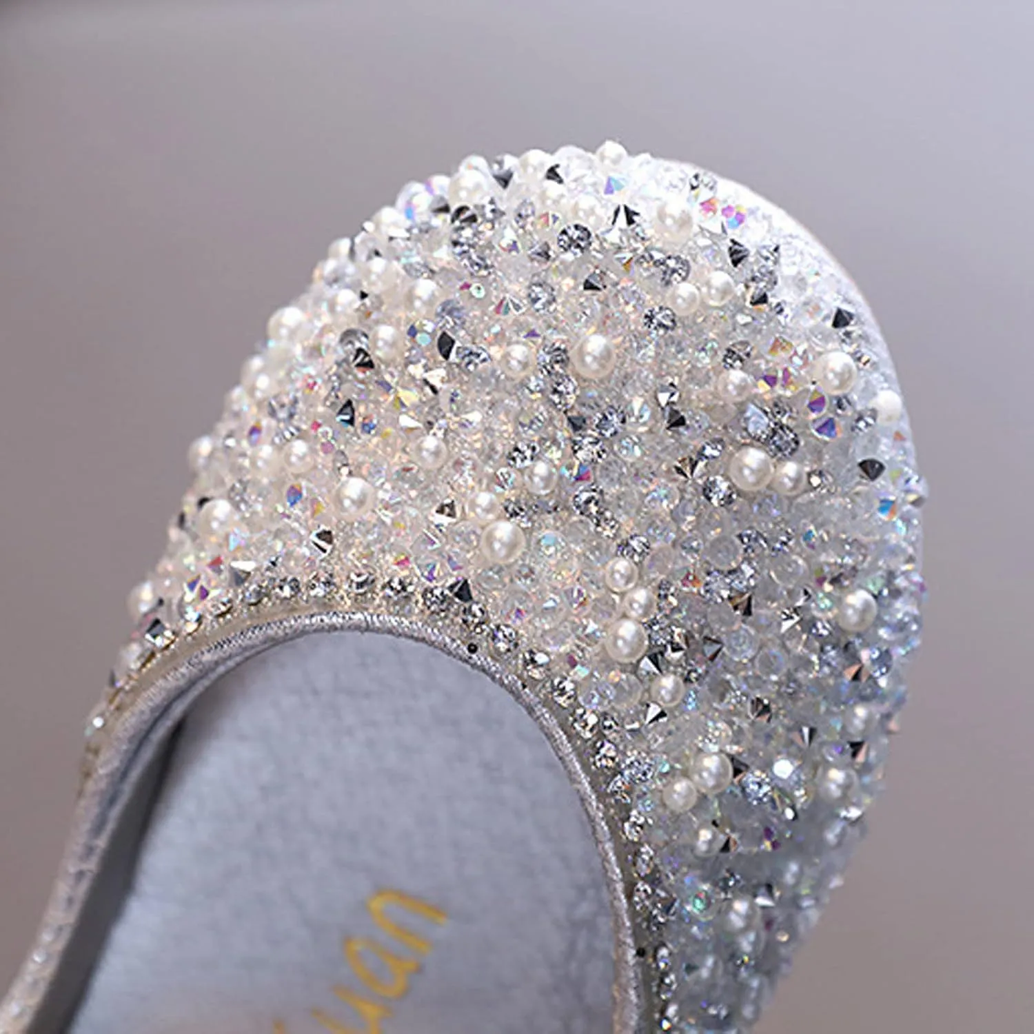 Fashion Spring and Summer Children's Dance Shoes Girls Dress Show Princess Shoes Round Toe Pearl Riding Shoes for Kids
