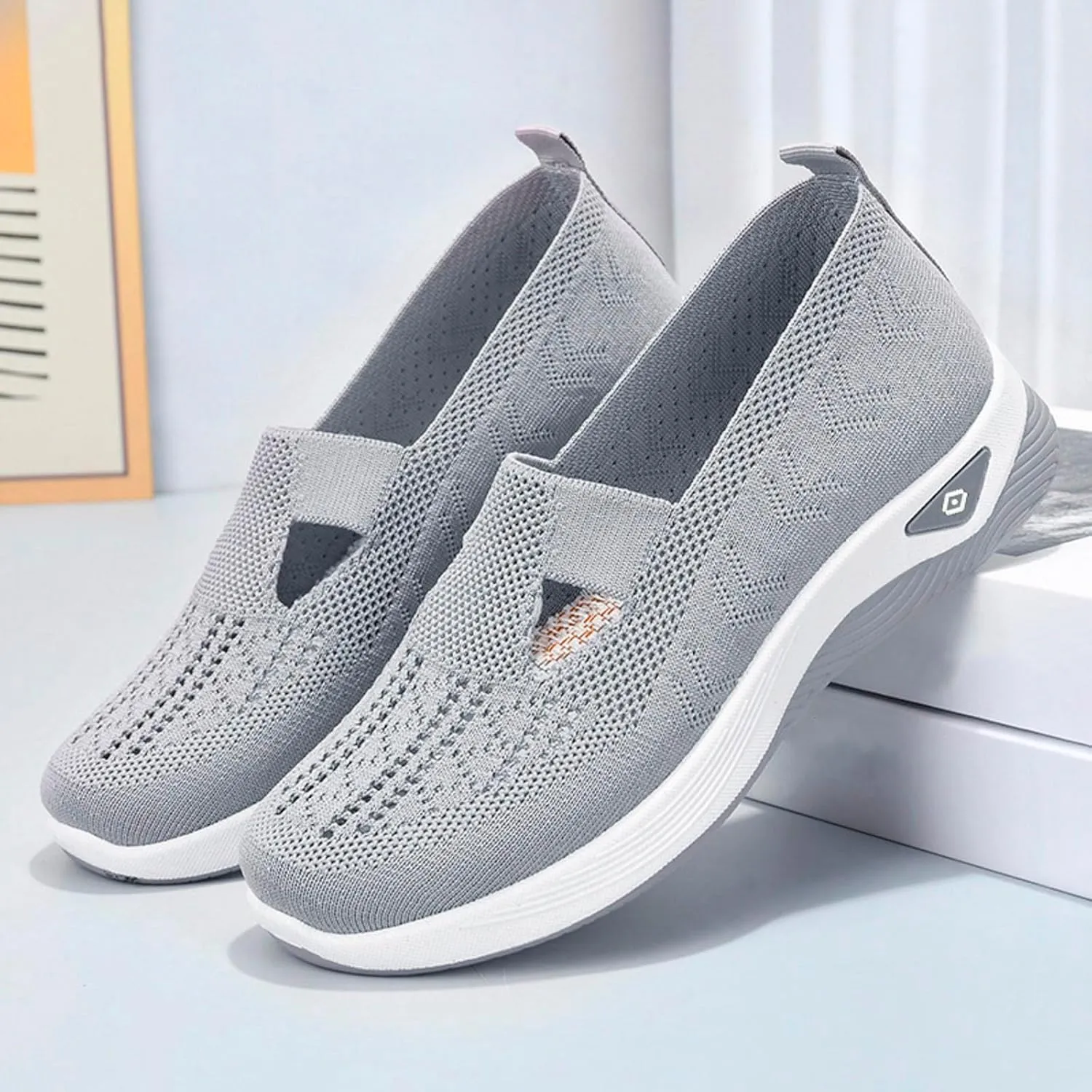 Fashion Summer Women Sports Shoes Flat Bottom Non Slip Mesh Hollow Upper Breathable Soft Slip On Casual Style Shoes for Men Wide