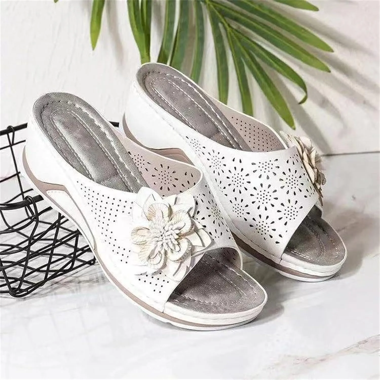 Ladmiple Sandals Women Dressy Comfortable Flat Walking Orthopedic Flip Flops Summer Orthotic Slides with Arch Support 2024