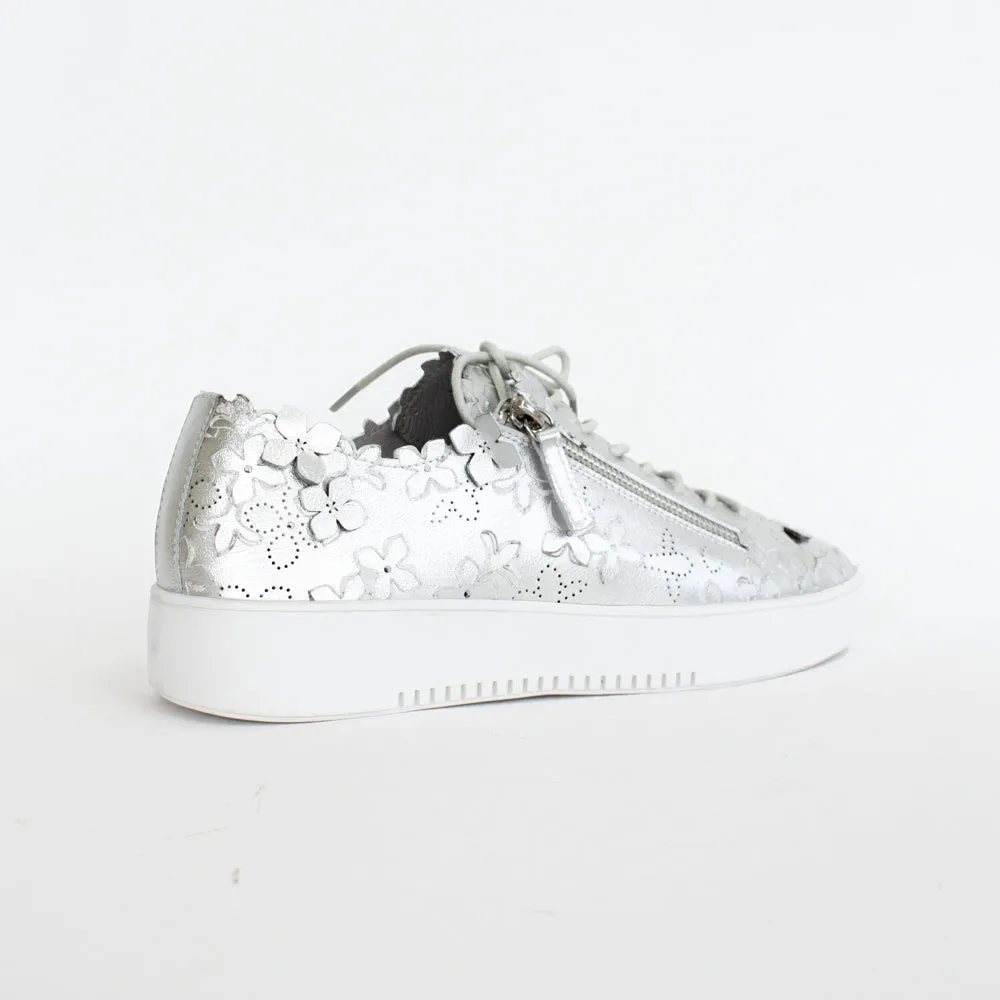 Leere Silver White